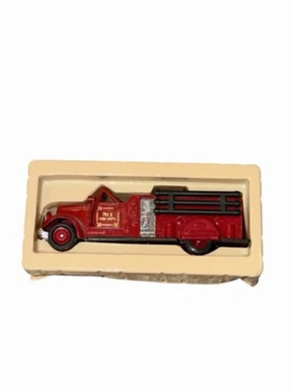 1939 Ward LaFrance Fire Truck Model Kit, 1999 Readers Digest Edition
